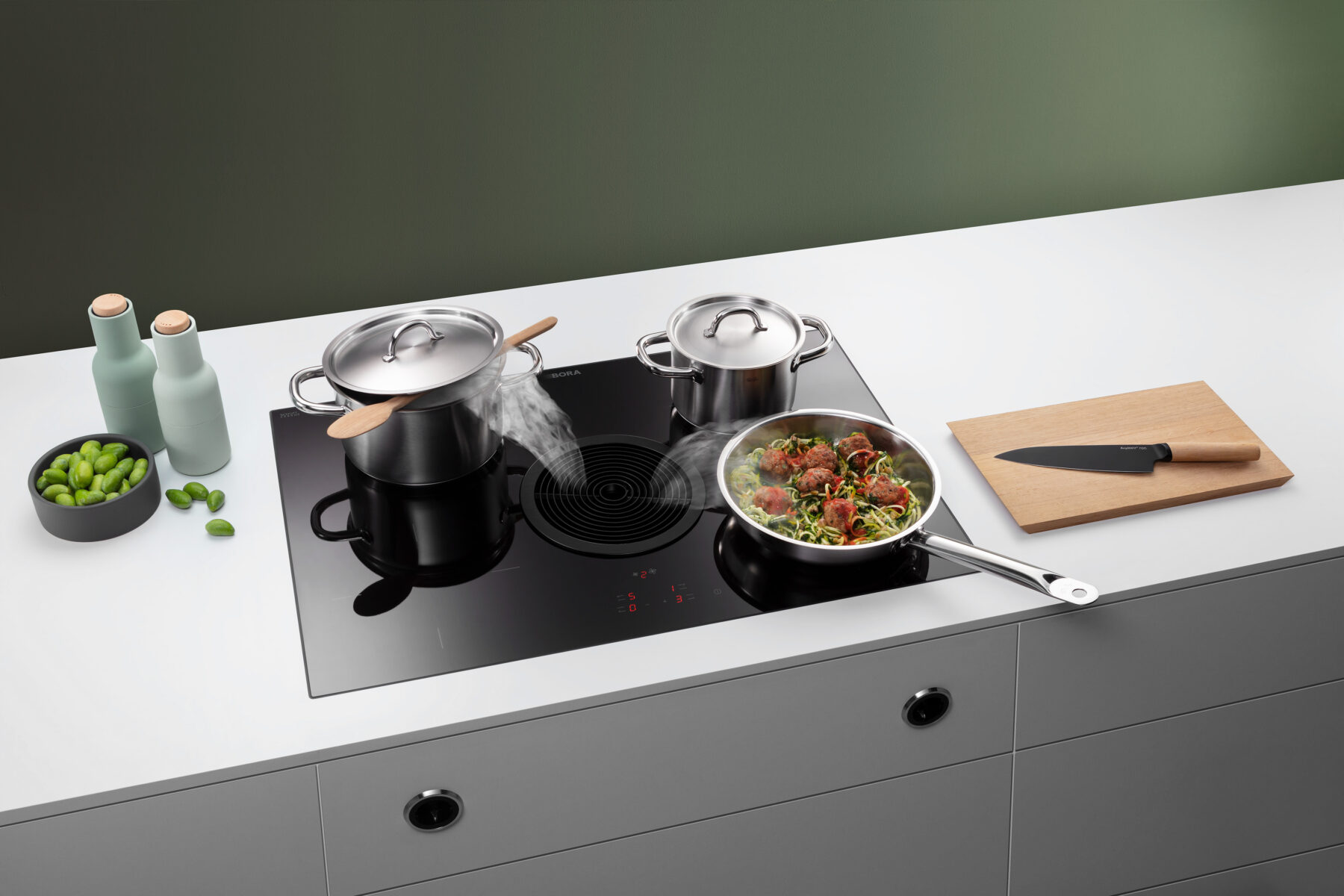 BORA_Basic_BHA_BHU_Courgette_Spaghetti BORA Basic venting induction hob with integrated cooktop extractor