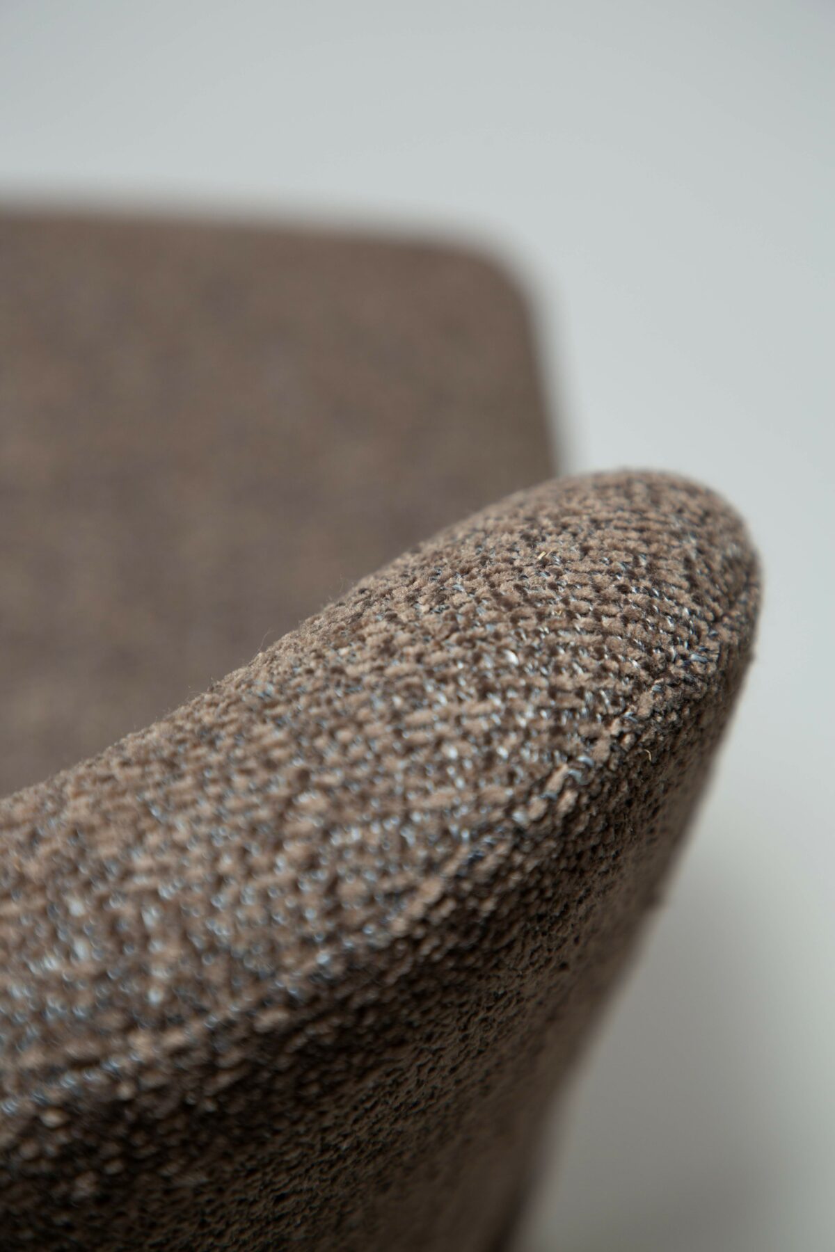 glory-counter-swivel-major-brown-boucle-w-black-swivel-legs_300330123-06-detail2