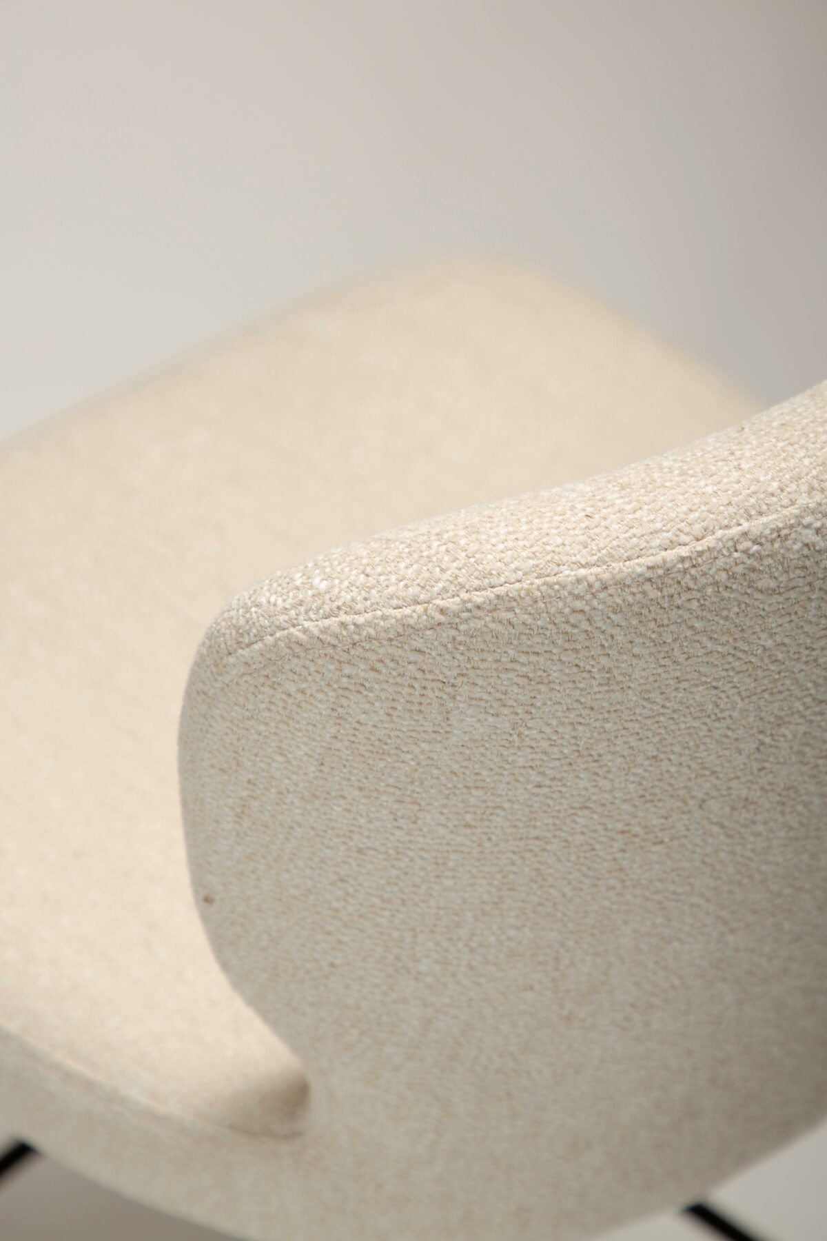 glory-counter-swivel-simply-beige-boucle-w-black-swivel-legs_300330124-06-detail1