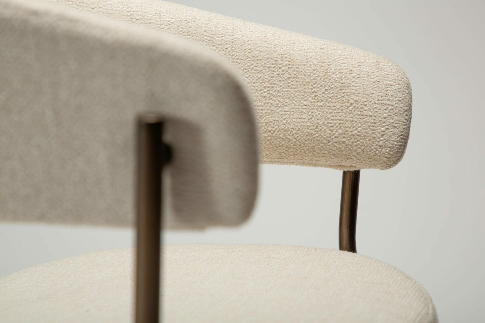 reboot-chair-simply-beige-boucle-w-antique-brass-legs_06-detail1