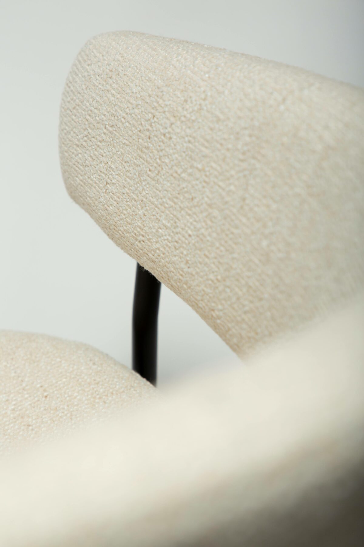 reboot-chair-simply-beige-boucle-w-black-legs_100107302-06-detail1