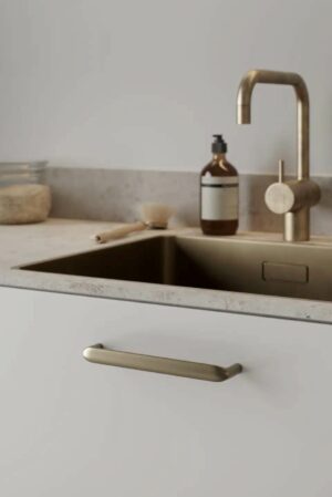 Cobra Handle - Brushed Brass