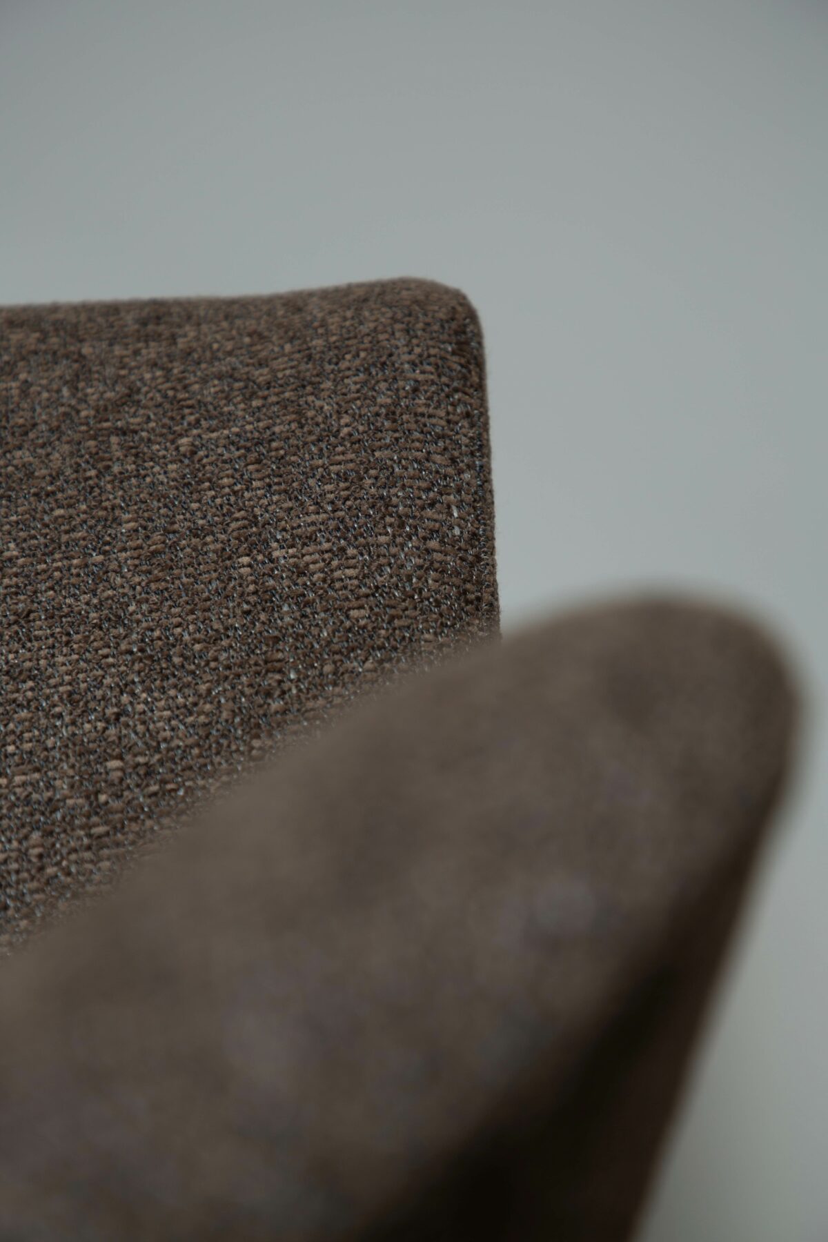 glam-counter-swivel-major-brown-boucle-w-black-swivel-legs_300308304-06-detail2