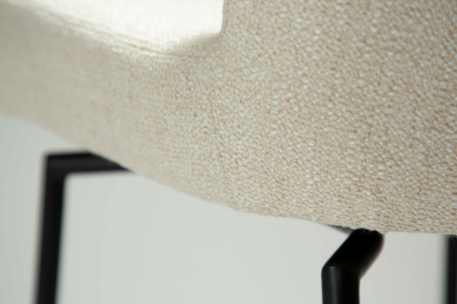 glam-counter-swivel-simply-beige-boucle-w-black-swivel-legs_300308305-06-detail3