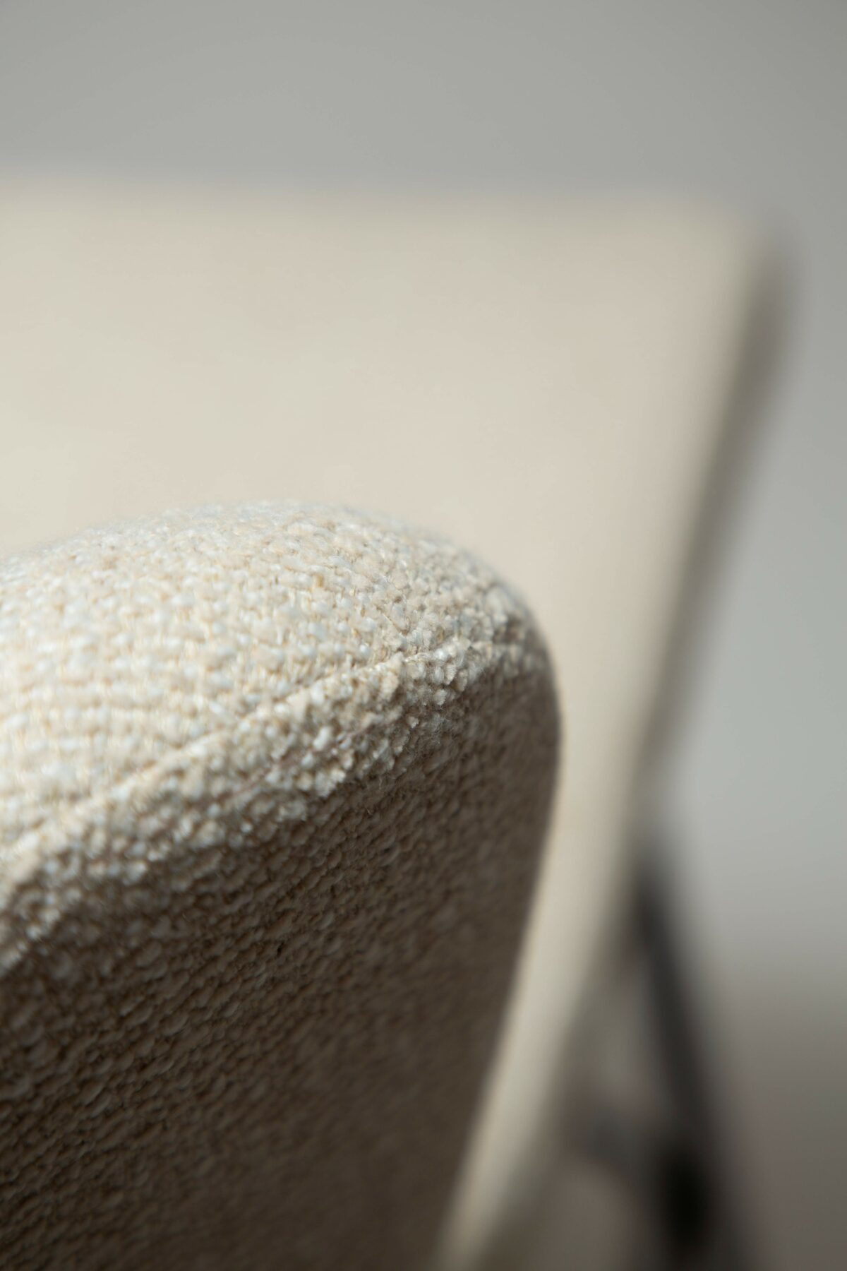 glam-counter-swivel-simply-beige-boucle-w-black-swivel-legs_300308305-06-detail4