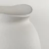 A close up of the florentin white vase XL