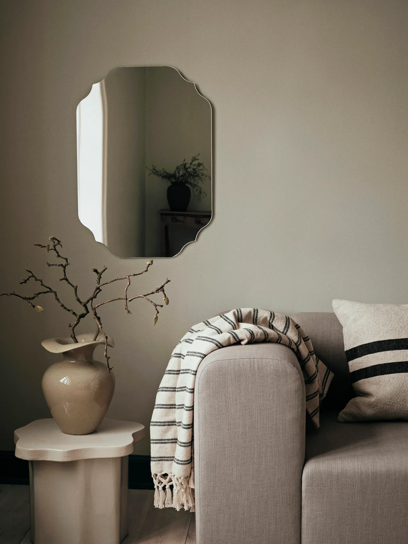 Florentina Beige vase with sticks