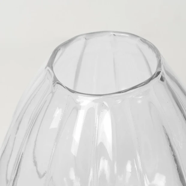 Malou Vase in clear mouthblown glass with a simple sculptural design